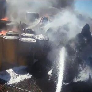 diyarbakirda depo yangini tonlarca malzeme yandi mzGQKUWQ