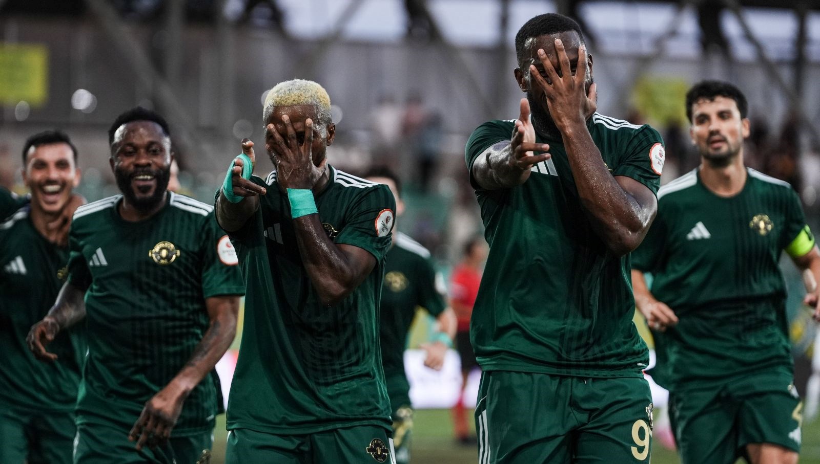 esenler erokspor 1 ligde haftayi lider tamamladi b2d7NcXX