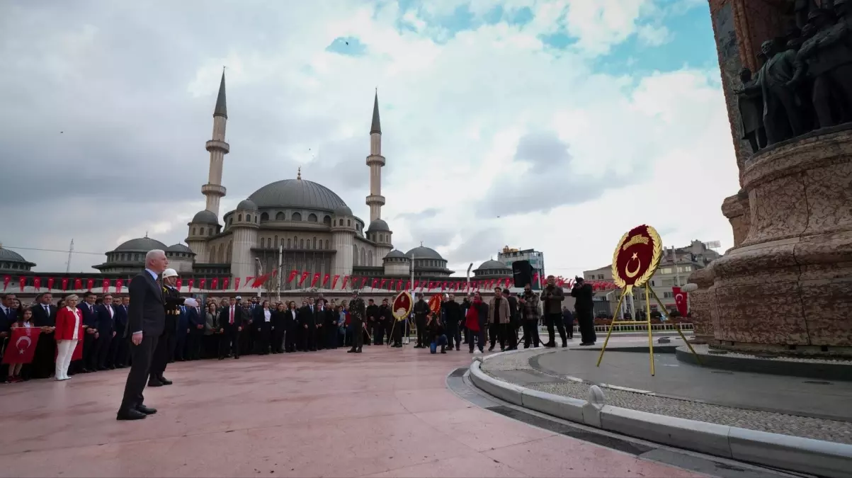 29 ekim cumhuriyet bayrami taksimde kutlandi FSLMGfdV.jpg