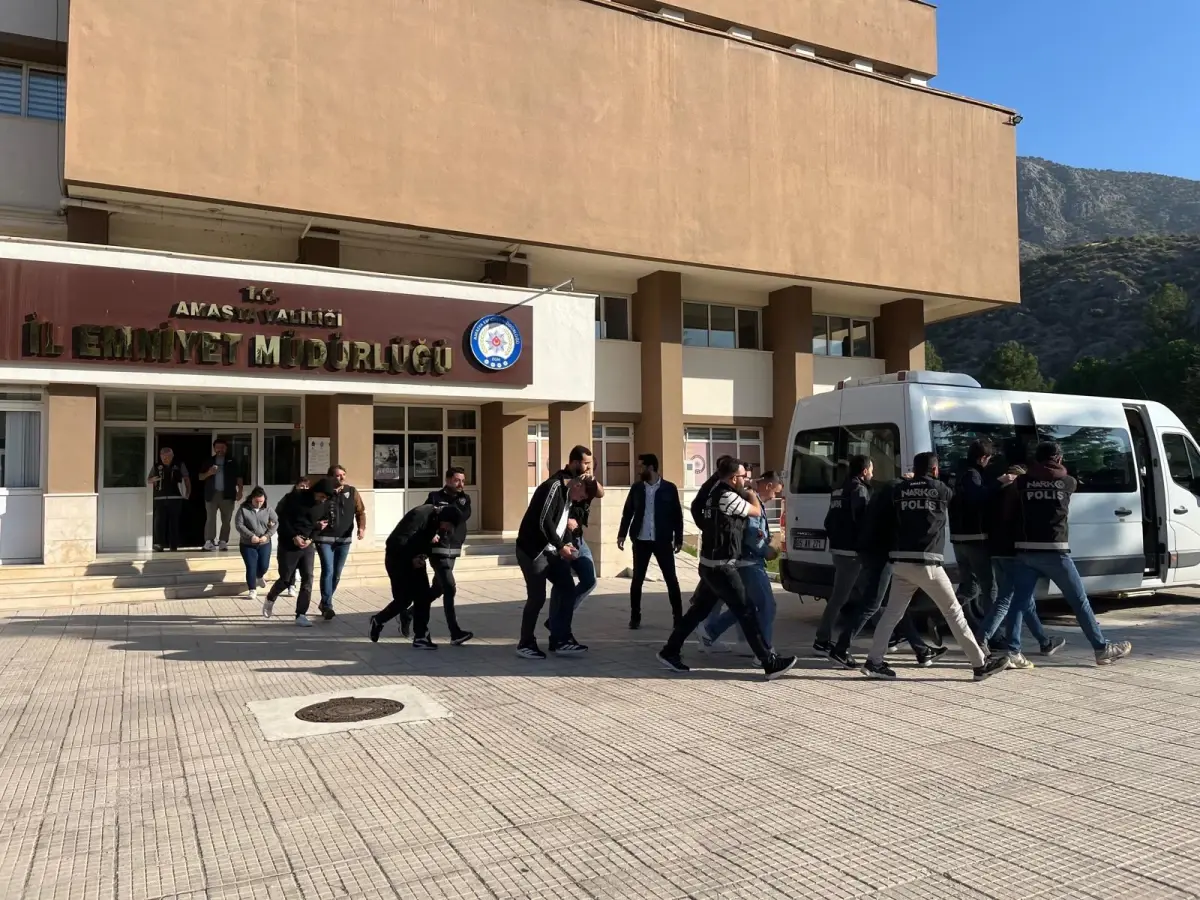 amasyada es zamanli uyusturucu operasyonu 9 kisi tutuklandi KyeHnSKa