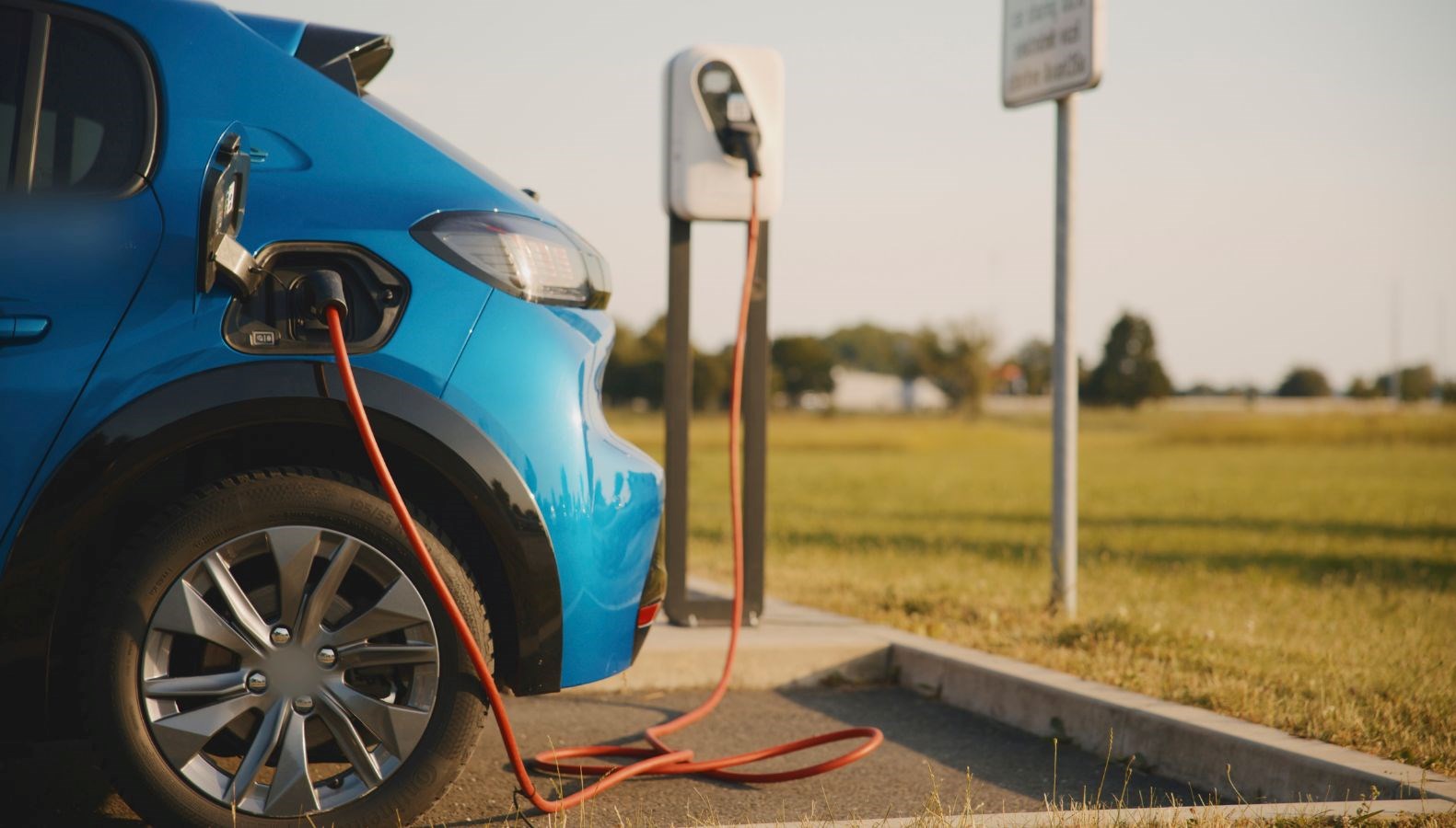 rapor ortaya cikti phev araclar benzinli otomobiller kadar cevreyi kirletiyor qAuQGXK6.jpg