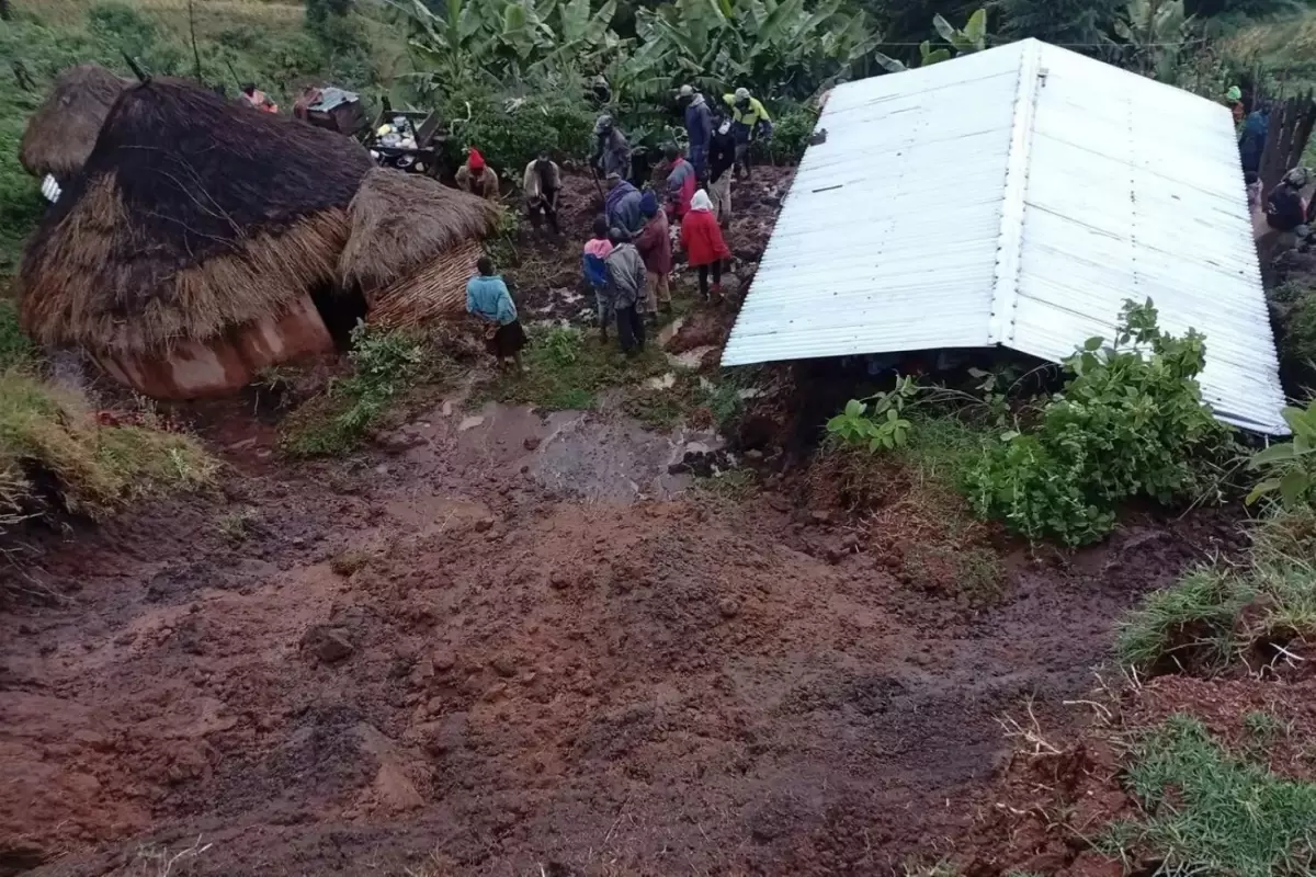 kenyada toprak kaymasi 26 olu CZjCBIPO.jpg