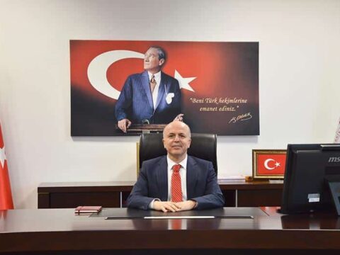 Kayseri Şehir Hastanesi Başhekimi Özcan’dan Canlı Yayında ‘Kadro’ İtirafı: Yoğun Bakımı Büyüttük Ama Hemşire Sayımız Artmadı • Sağlık Haberi