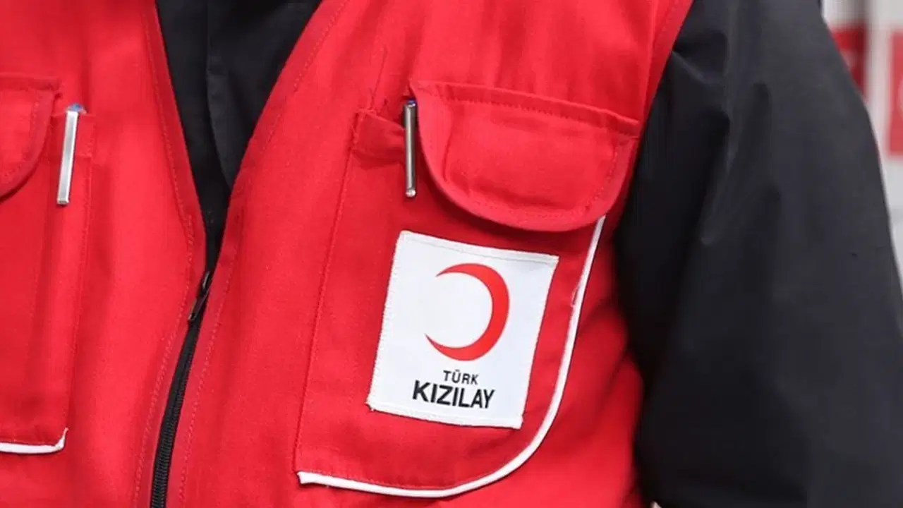 chpden-kizilay-kayseri-sube-baskaninin-paylasimina-tepki-bu-gerici-anlayisin-kizilayda-yeri-olamaz-r8N1pkwn