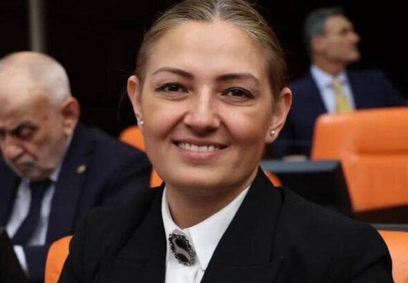 dunyanin-en-iyi-ulkesiyiz-hxwgW8Xc