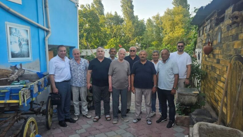 Avrupa ve turkiyeden karakoyunlu ata ocagina anlamli ziyaret F1P2Vl1L