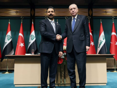 Cumhurbaskani erdogan irak basbakani ez zeydinin turkiyeye gunde 1 milyon varil petrol verebilecegini soyledigini acikladi mDtwqNcw