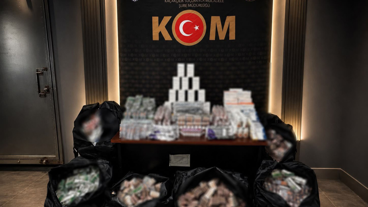 Kaçak ilaç operasyonunda dikkat çeken bilanço: 100 bine yakın tablet ele geçirildi Kacak ilac operasyonunda dikkat ceken bilanco 100 bine yakin tablet ele gecirildi g27ssluA